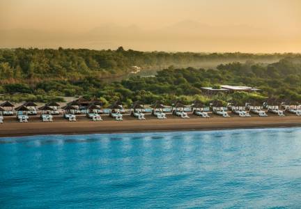 TITANIC DELUXE GOLF BELEK Pools & Beach